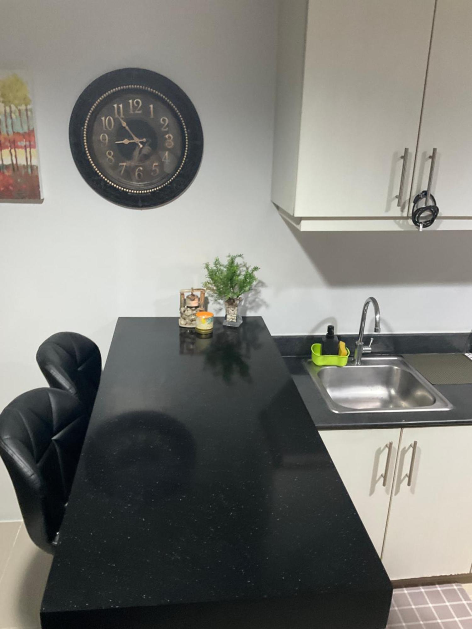 Sea 2-Br Unit With Free Parking Near Mall Of Asia Пасай Екстериор снимка